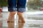 Keep feet neat and clean, keep your feet neat and clean, 4 steps to follow to keep your feet neat and clean in monsoon, Flip flop