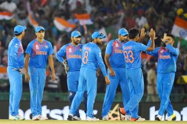 "I cannot see them losing," says Australian coach