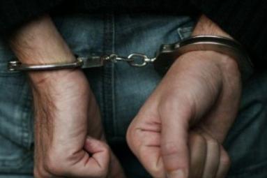 Indian-origin man strangles son to death Indian-origin man strangles son to death