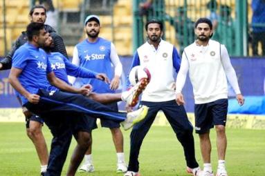 See what Our Cricketers Do When Rain Gives Them Break
