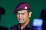 MS Dhoni, Indian national flag, ms dhoni likely to unfurl tri color in leh on indian independence day, Kashmir valley