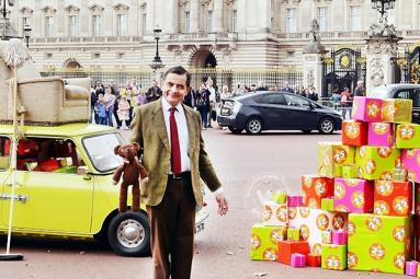 Mr Bean Celebrates 25 years at Buckingham Palace, London