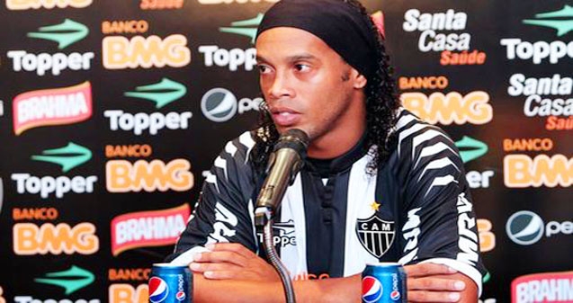 Pepsi proves dearer for Ronaldinho, loses Coca-Cola sponsorship},{Pepsi proves dearer for Ronaldinho, loses Coca-Cola sponsorship