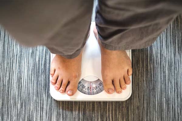 Jaggery Vs Honey: Which is better for Weightloss?