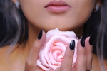 how to get pink lips with toothpaste, home remidies for pink lips, 10 effective home remedies to make your lips pink naturally, Beetroot juice